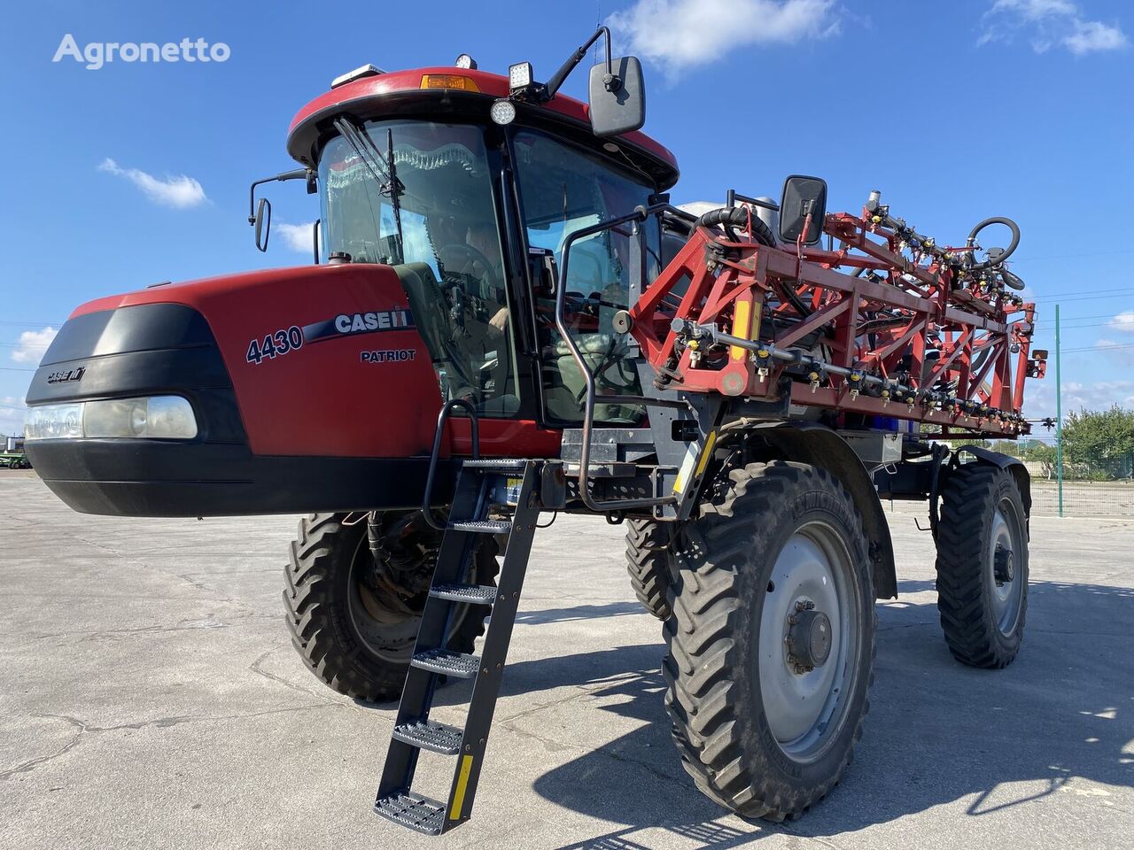 Case IH 4430 samohodna prskalica