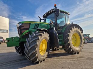 John Deere 6215 R traktor na kotačima