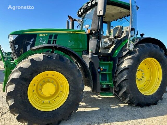 John Deere 6250R traktor na kotačima